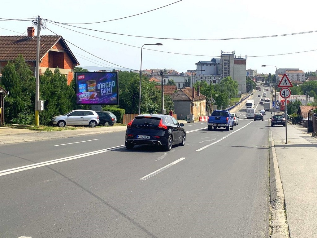 BB-388-B - 4x3 - Avalska ulica, na tranzitu kroz Kragujevac, pravac ka centru i Plazi, u blizini Eko, Nis i Mol pumpe