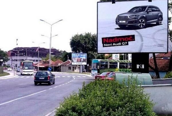 Bilbord BB-404-A površina 4x3m - ulica Dimitrija Tucovića, centar, preko puta autobuske stanice, pored Elektrodistribucije i Nis pumpe, tranzit