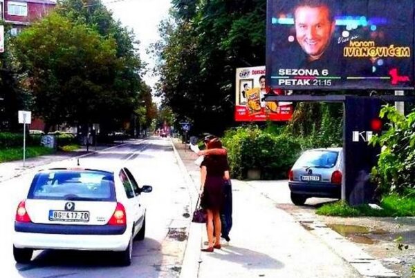 Bilbord BB-405, Kraljevo, površina 3x2m - ulica Olge Jovičić Rite, širi centar, 800 metara od gradskog šetališta