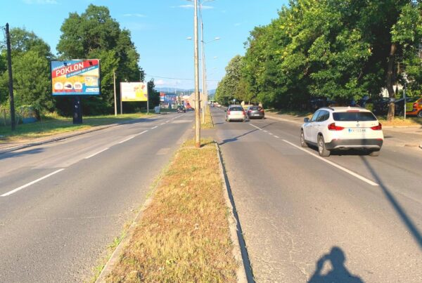 Bilbord BB-407-b površina 4x3m, ulica Dositejeva, uži centar grada, kod Dis marketa, u blizini Mol i Nis pumpe, preko puta Maxia