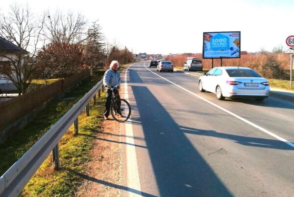 Bilbord BB-410 A, površina 4x3m, ulica Ibarski put, tranzit, Ibarska magistrala, izlaz iz Kraljeva prema Čačku