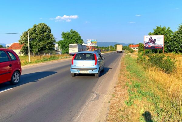 Bilbord BB-422-A, površina 4x3 metara, lokacija Ratina, izlaz iz Kraljeva ka Vrnjačkoj banji, Trsteniku i Kruševcu