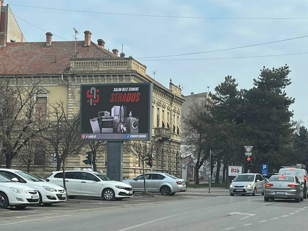 Led Ekran 123, površina 4x3 metara, lokacija Kikinda - na raskrsnici ulice Svetosavske i Đoke Radaka