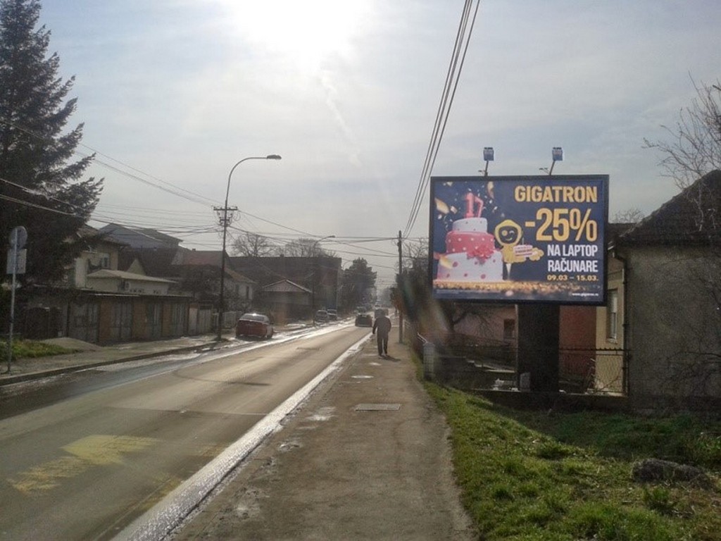 Bilbord BB 439 A, 4x3 m, osvetljen - ulica Ilije Garašanina, ispred stadiona u smeru ka centru ulaz u grad iz Lazarevca u blizini hotela Izvor