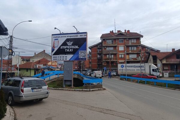 Bilbord BB-464, površine 4x3 metara, osvetljen - Zanatski centar, Tromost u pravcu centra Vlasotinca