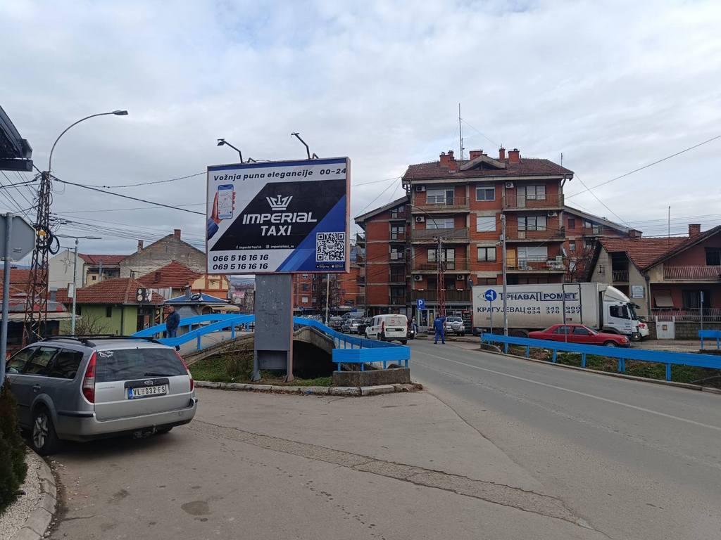 Bilbord BB-464, površine 4x3 metara, osvetljen - Zanatski centar, Tromost u pravcu centra Vlasotinca